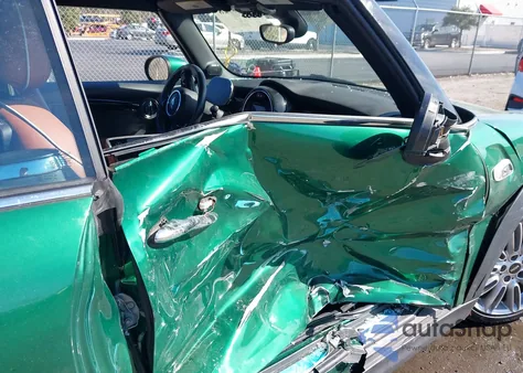 2021 Mini Convertible Cooper S z USA, uszkodzony, nr VIN WMWWJ5C07M3N26546